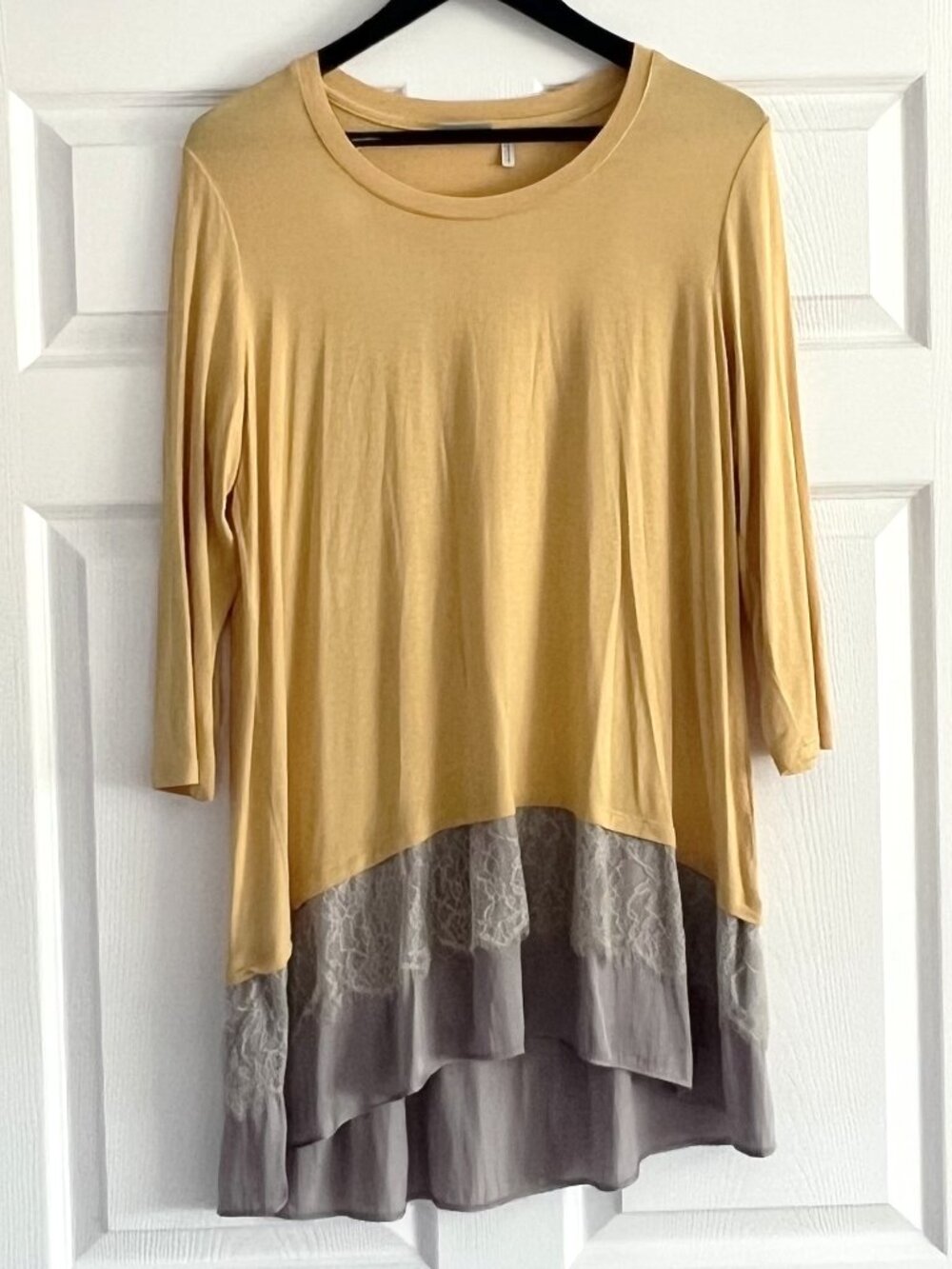 LOGO by Lori Goldstein 3/4 sleeve yellow lace asymmetrical hem tunic top size L